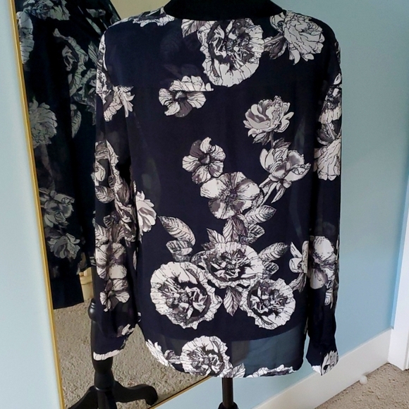Ann Taylor black floral blouse/top sheer S - Picture 2 of 8